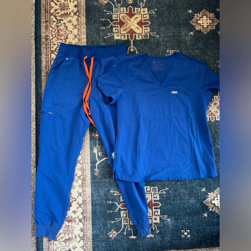 Figs High Waisted Joggers and One Pocket Top